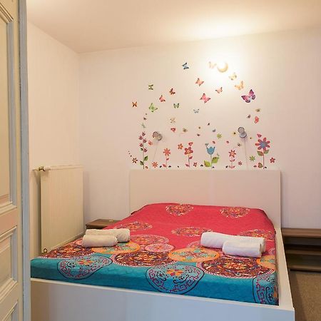 Center Walking Apartment And Room Bucarest Exterior foto
